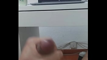 Preview 1 of Celeste Star Lesbian Kissing - Me corro viendo porno gay