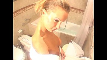 Preview 2 of Zoofilia Sex Animal - Renata Daninsky aka Peach showering