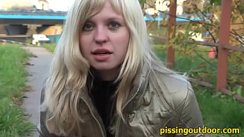 Preview 3 of Hindi Xxx Seksh - Pissing near the highway
