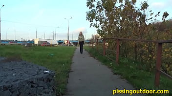 Preview 1 of Hindi Xxx Seksh - Pissing near the highway