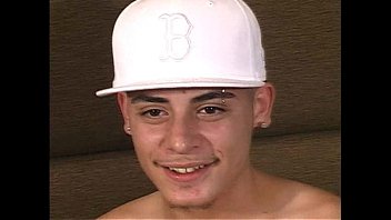 Preview 2 of Filho Come Sua M E No Banheiro - Hot young latino guys fucking hard with their bi latin verga