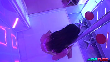Preview 1 of Offc Uio - Susy Gala y Gabriela se lo comen todo y se meten dildos en sus tremendos culazos