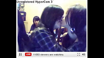 Preview 4 of Abu Dhabi Sex Massage - fran e amigas se pegando na twitcam, strip