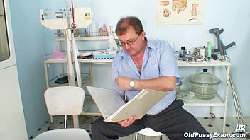 Preview 1 of Gill Movie Hd - Mature fat Radka gyno pussy speculum exam