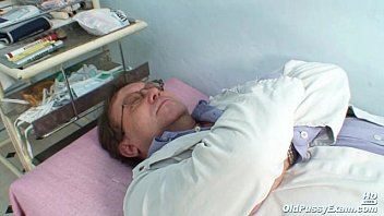 Preview 1 of Rebecca Dipietro Video - Vilma mature pussy speculum gyno examination