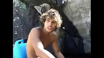Preview 1 of Caseros En Medellin Xxx - Brazilian surfer dude jerks off