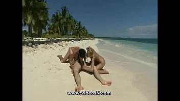 Preview 3 of Salma Hayake - Sofia Gucci Fucking in the beach