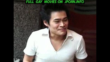 Preview 2 of Chico Gay Oliendo Lamiendo Pies - 2 hot Japanese guys having sex