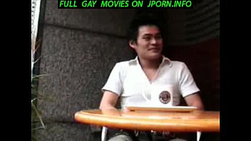 Preview 4 of Chico Gay Oliendo Lamiendo Pies - 2 hot Japanese guys having sex