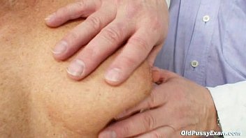 Preview 2 of Cewek Orgasme - Mature granny Dorota gyno speculum exam