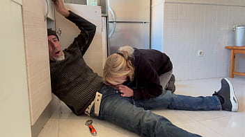Preview 2 of Mather An Son - HOT WIFE BLOWJOB TO THE PLUMBER IN THE KITCHEN WITH CUM IN MOUNTH