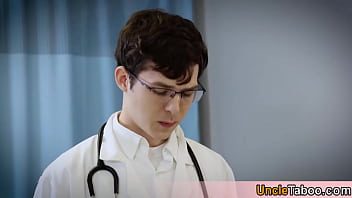 Preview 1 of Fucking Sunny Lenny Cxc Vido - Cute doctor versus a big muscle black cock Lets see if the doc can handle this huge and fat dong