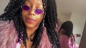 Preview 1 of Wwwsxsi Hd Video Com - Atriz porno mostra bastidores antes de gravar com 5 machos pirocudos arrombando seu cuzinho