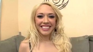 Preview 1 of Foda Algarve - Kagney Linn Karter Casting Couch