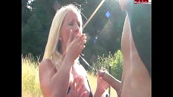 Preview 2 of Groping Naked Dick - Geilen Spanner zu zweit geblasen