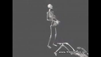Preview 4 of Selfi Samazing - skeletons fucking and sucking