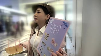 Preview 1 of Madure Dixit Xxx Video - 18歳で某雑誌ヤリマンランキング一位の快挙！ズッポリヤりまくり顔射中出しフルコース！！！Part1