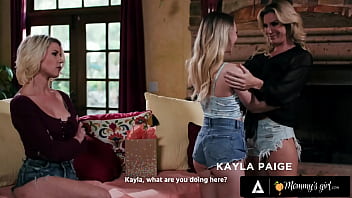 Preview 1 of Seks Hera E Par - MOMMY&#039_S GIRL - Rival Stacked Stepmoms Fight For The Love Of Their Perfect Stepdaughter Lily Larimar