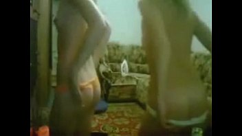 Preview 2 of Chicas Meando En Festival Calle - Hot Blonde Teens On Camera