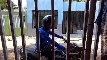 Preview 1 of Thamizhan Da - Esposa infiel paga el alquiler y le gusta como la follan con esa gran polla. mientras el cornudo de su marido trabaja