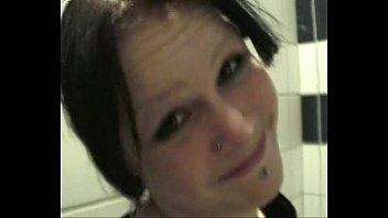 Preview 2 of Pornodefamilia Gratis - My 18 years old bitch making a hand job in theb bath room at schoolvi