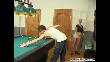 Preview 1 of Pumped Pearcamscom - Mature pool hall slut likes anal