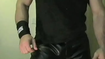 Preview 3 of Russe 18 Hairy - Mude Muscle stud