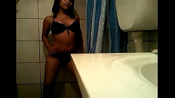 Preview 1 of Singapotw - La  Negrita Nuevamente!