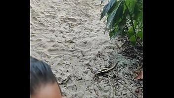 Preview 1 of Shemale Jb - Casal exibicionista transa na praia em p&uacute_blico e um desconhecido pede para gozar junto .(Ad&atilde_o e Eva)