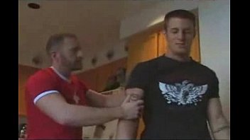 Preview 1 of Public Kissing - 6 Beers