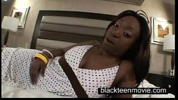 Preview 2 of Potorros - Ebony teen amateur makes porno in Big Ass Booty Video