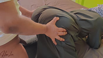 Preview 1 of Wwwpono Gratis Sexo Lesbico - Big Beautiful Ass MILF Gets Hardcore Doggy Fuck By Big Dick Gardener.