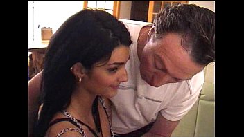 Preview 1 of Fappening Video - Beurette bais&eacute_e par son prof de musique