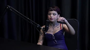 Preview 4 of Girls Dog Xxx Bf - MELHORES MOMENTOS DA ANNIE CLEMENTINE NO PRELIMINARES PODCAST COM BIA HOT - PARTE 1 (WATCH ON: SHEER/RED)