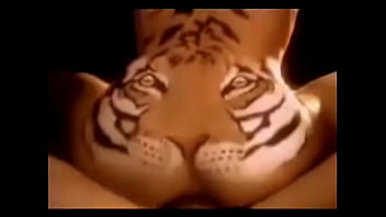 Preview 1 of Andria Xvedios - Tiger Eating
