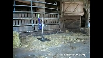 Preview 1 of Xxx Marana - Julia and girlfriend in the barn