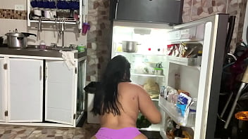 Preview 2 of You War Sexy Mom - Sirvienta es grabada por su jefe (culona bbw)
