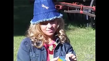 Preview 1 of Black Cock Grempe - Popping herself in the park!