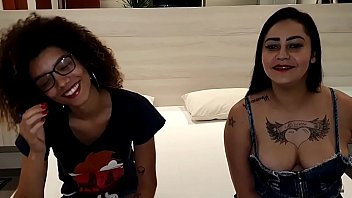 Preview 1 of Sister Sex In - Lua Doidera entrevista atriz porno Caroline Moraes - Video completo no Youtube do Casal Doidera