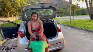 Preview 4 of Sister Citt - FUI CHAMADA PELO APLICATIVO PARA FAZER MAIS UMA CORRIDA E O PUTO SAFADO QUIS PAGAR A CORRIDA COM SEXO FODI O VIADINHO DENTRO DO CARRO NA RUA E LEVEI PRA CASA ABANDONADA