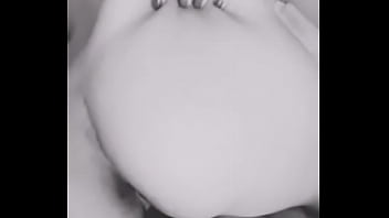 Preview 3 of Shota Lolo - Venezolana Puta meti&eacute_ndose un pepino enorme en la vagina.