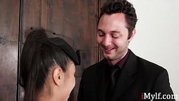 Preview 1 of Vagina Biger - MILF Mourning And Moaning - Cali Lee