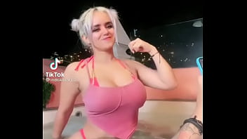 Preview 2 of Big Naturals Tits Teen - Como se llama?