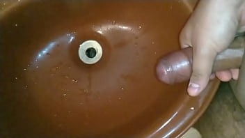 Preview 2 of Teen Hairy Clit - Gozando gostoso em c&acirc_mera lenta