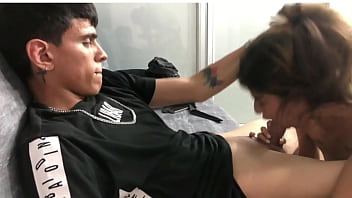 Preview 2 of Schools Drive - Mi hermanastra y yo nos pusimos cachondos a medianoche con nuestros padres en el cuarto de al lado.