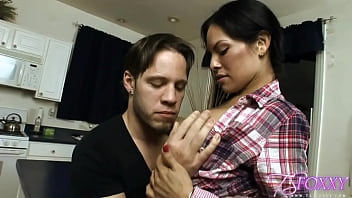 Preview 1 of Sexporen Usa2018 - Latina Trans Foxxy Mutually Sucks Dick With Tall Hung Dude