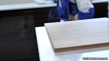 Preview 2 of Policia Viola A Colegiala - Asian geisha Ember Snow is waiting naked with sushi on her body ready to eat by horny Johnny Castle. She also serves her pussy and started a hot sex.
