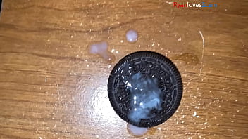 Preview 4 of Mia Khalif Sex Video - me cumming on a OREO cookie for you to eat..