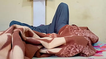Preview 1 of Long Mint Shemale Sex - Indian sexy dever ne sakshi bhabi ko apni chut mein kheera dalte dekh liya