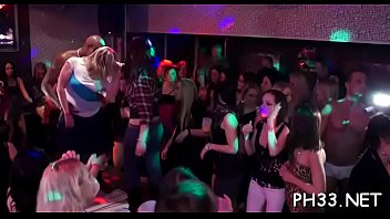 Preview 1 of Japan New Lunar - 2 waiters fucking one slut